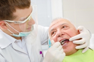 مراقبت های دندانی برای افراد مسن